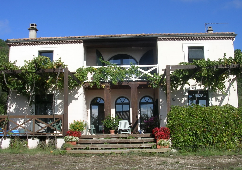 photo maison colocation Rochemaure alternative à l'EHPAD Ardèche 07